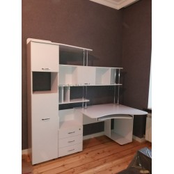 Белый стол