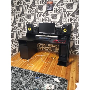 Геймерский стол RS-28 черный